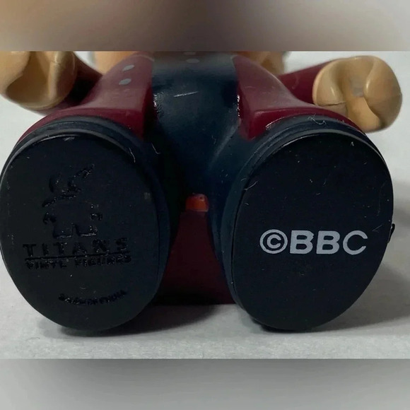 Doctor Who - Titans Vinyl Figure - The 12th Doctor 🕶️🎸 - Picture 4 of 5